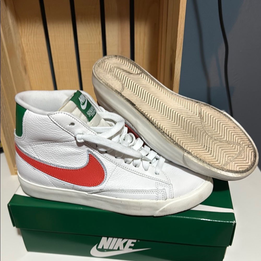 Nike Stranger Things White High-Top Sneakers - Picture 5 of 8